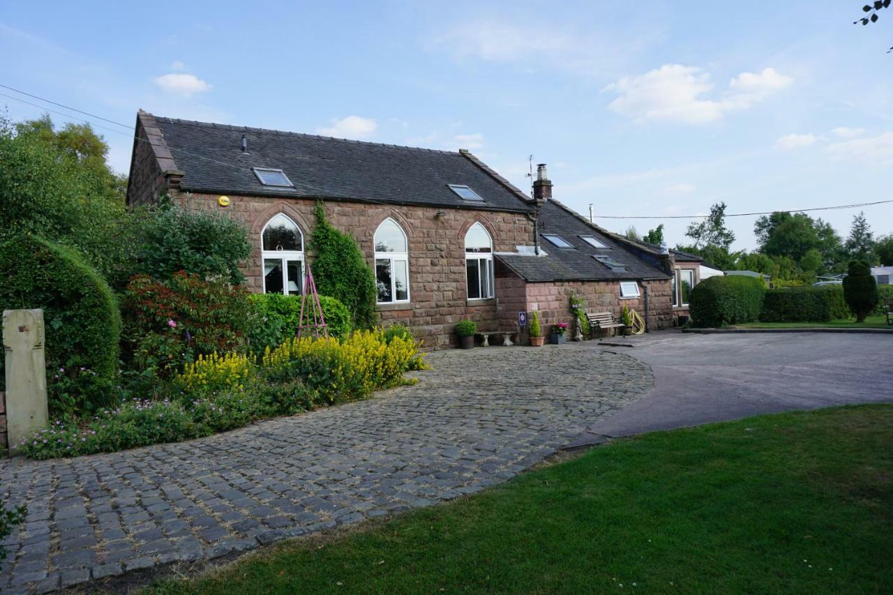 Chapel Croft Guest House Biddulph  ภายนอก รูปภาพ