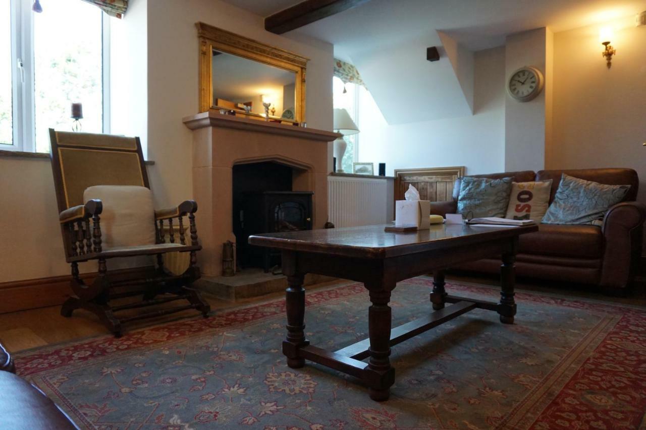 Chapel Croft Guest House Biddulph  ภายนอก รูปภาพ